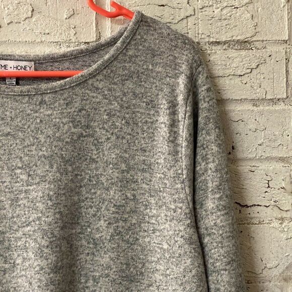 Thyme & Honey Sweater L Long Sleeve with tie knotted front - Picture 3 of 9